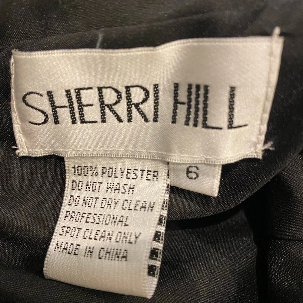 Sherri Hill Prom Dress. - Picture 5 of 5